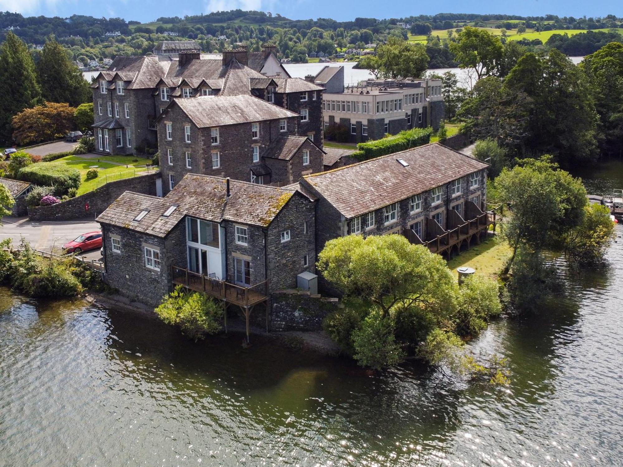 Lowe-Mcconnell Ambleside Exterior photo